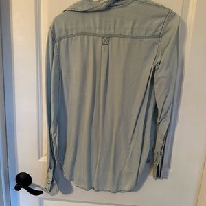 American Eagle Chambray Button Up